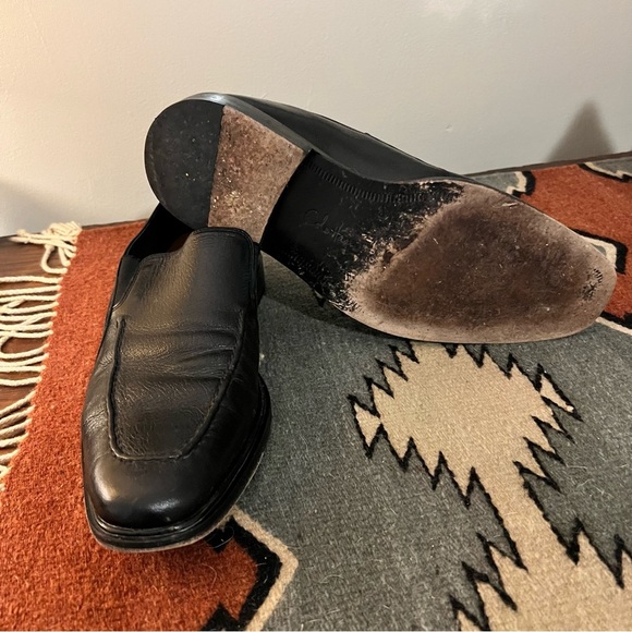 Cole Haan Men's Classic Black Leather Slip-On Loafers, good condition, size 9.5 - Picture 9 of 13